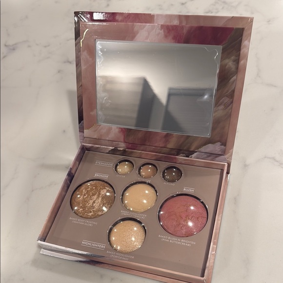 NWT Laura Geller Baked Full Face Palette - Picture 2 of 4